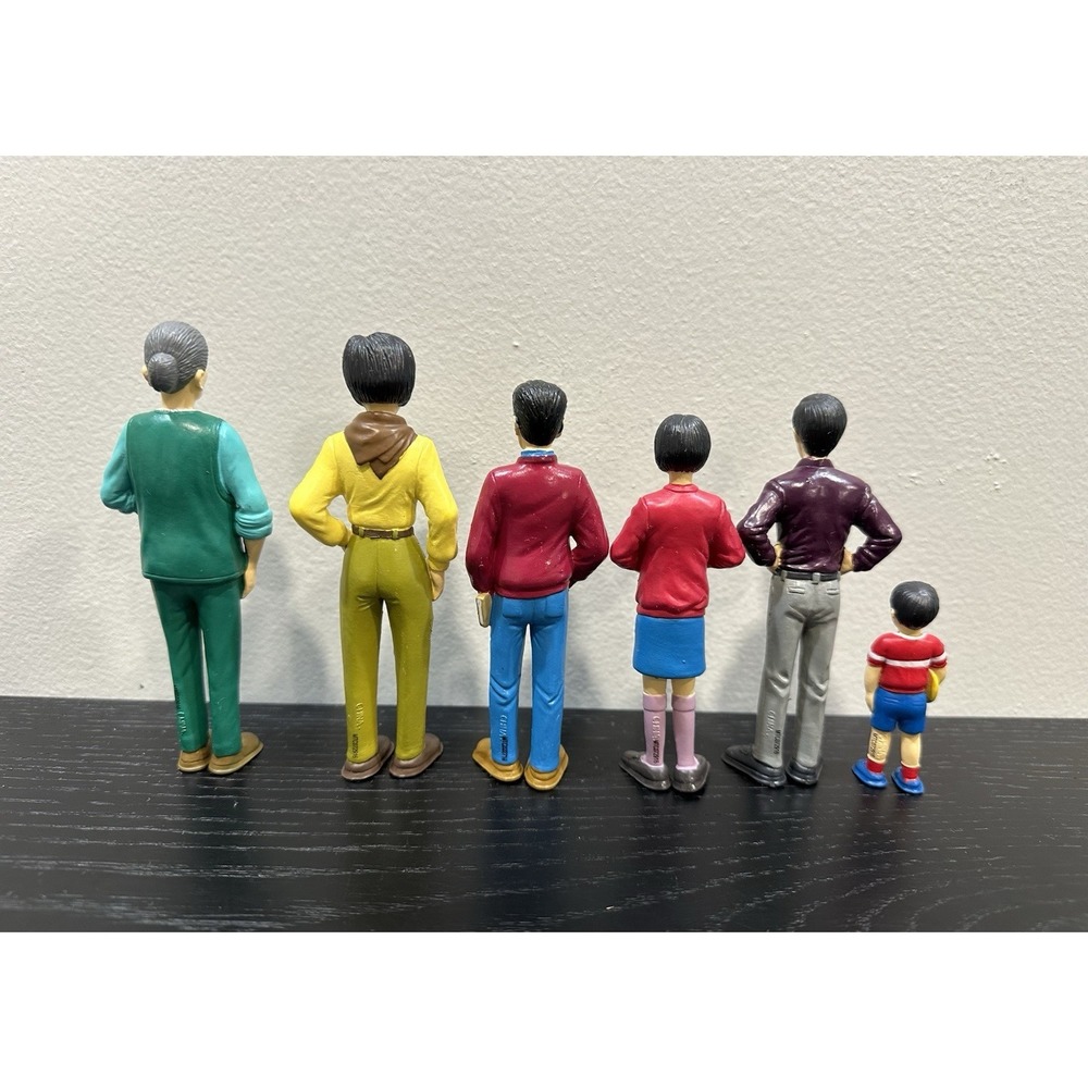 6 Piece Figures Asian American Family  Grandma,  Parents Kids Creative Minds - Picture 4 of 5